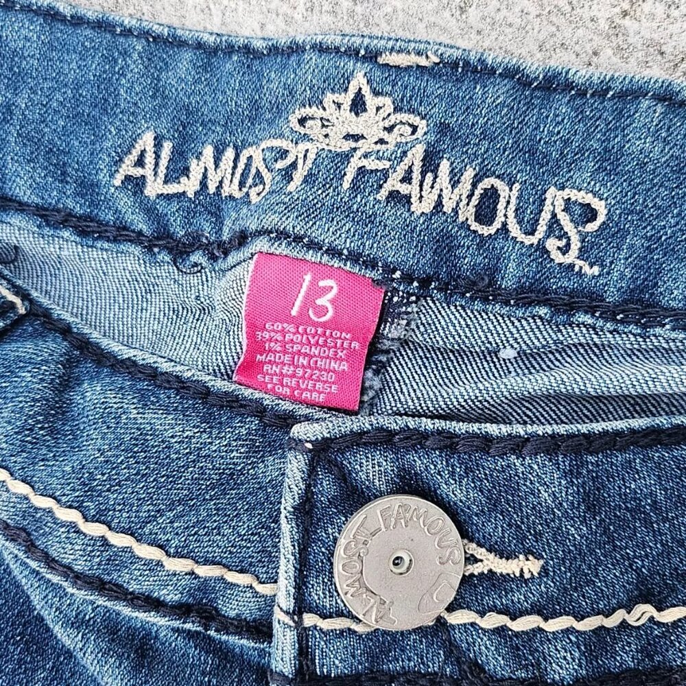 Almost Famous Women Shorts Ripped Blue Denim Jeans Capri Short Size 13 - Picture 5 of 9